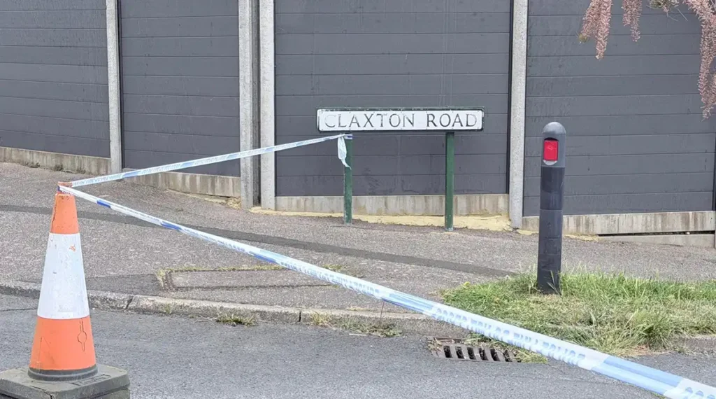 Police close Claxton Road in Bexhill dur to an incident