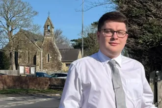 Bexhill councillor apologises after conduct breach - Bexhill Newspaper